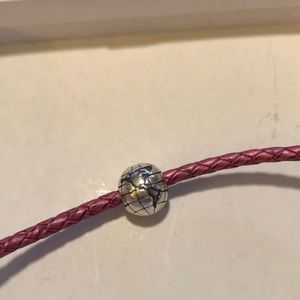 Authentic pandora clip.. Globe